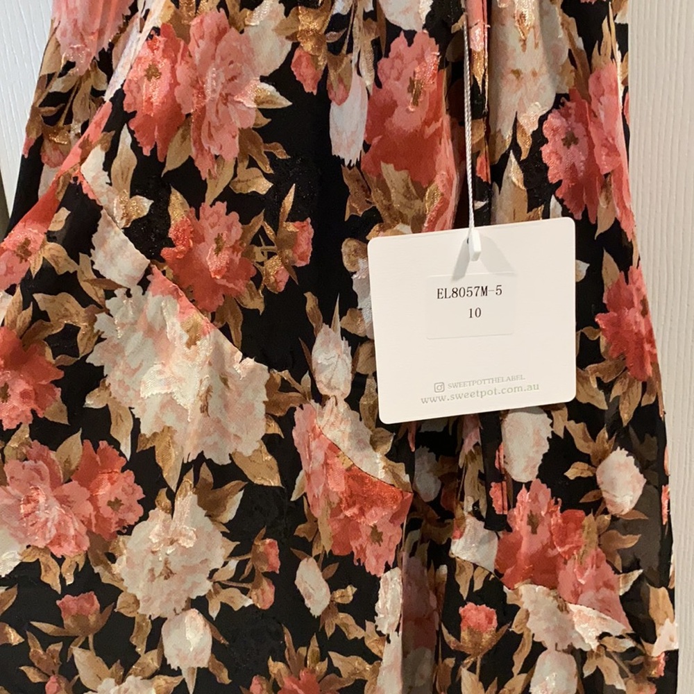 NWT Imparlour Midi Dress. Size M - Picture 10 of 10